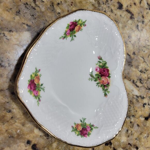 ROYAL ALBERT Old Country Roses  Heart Shaped Dish Candy  Set of 2 - Picture 2 of 5